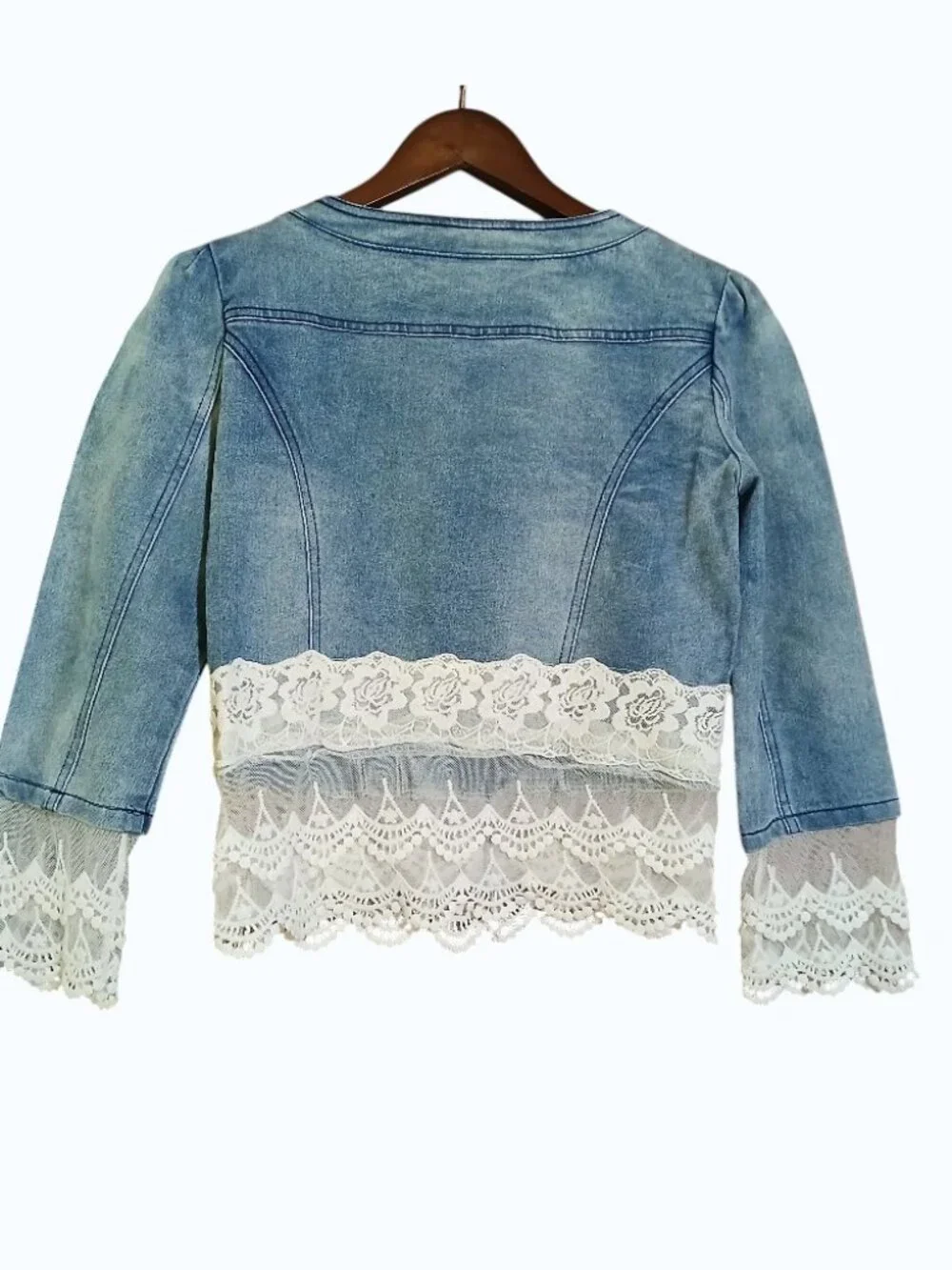 WTY Blue Jean Jacket with Faux Pearls and Lace/Crochet Cuffs & Hem - EUC - Picture 3 of 12